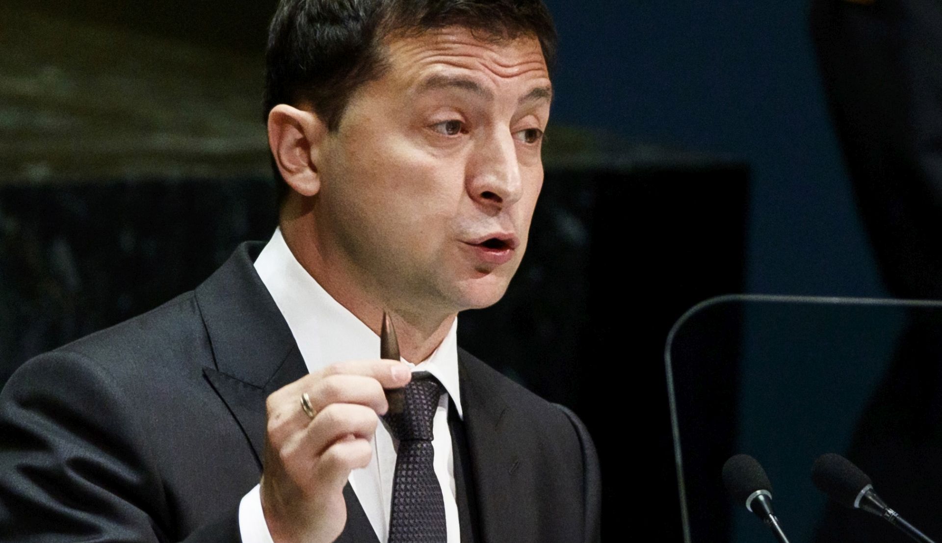 epaselect epa07868464 Ukraine's President Volodymyr Zelensky holds up a bullet while addressing the General Debate of the 74th session of the General Assembly of the United Nations at United Nations Headquarters in New York, New York, USA, 25 September 2019. The annual meeting of world leaders at the United Nations runs until 30 September 2019.  EPA/JUSTIN LANE