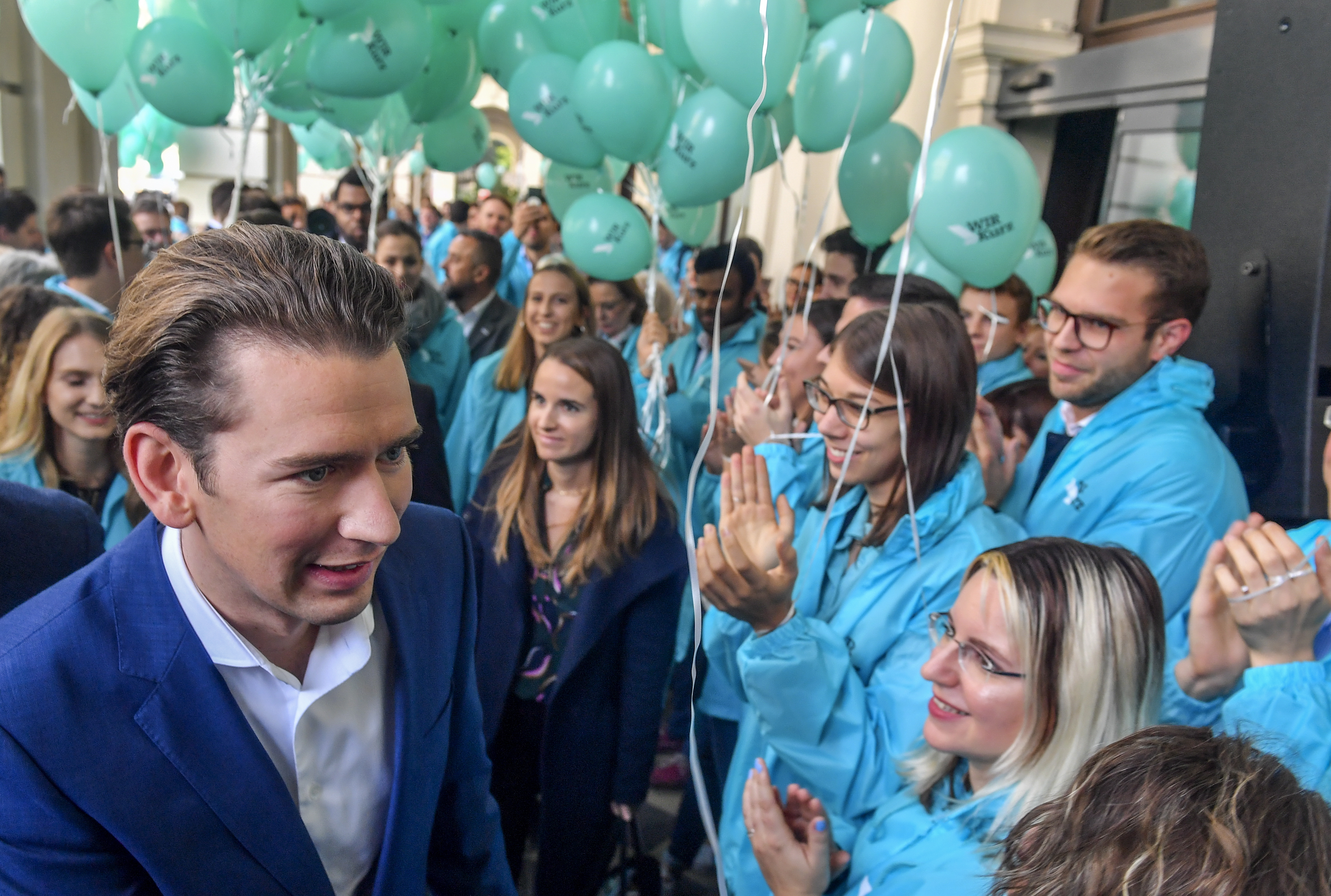 epa07872876 Sebastian Kurz, leader of the Austrian People's Party (Oevp) and candidate for the upcoming Austrian federal elections, greets his supporters during an Oevp election campaign event in Vienna, Austria, 27 September 2019. The Austrian federal elections will take place on 29 September 2019.  EPA/GEORGI LICOVSKI