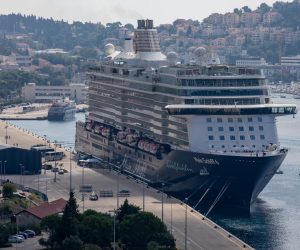 17.09.2019., Luka Gruz, Dubrovnik - Mein Schiff 6, brod TUI Cruises vezan u Gruskoj luci.
Photo: Grgo Jelavic/PIXSELL