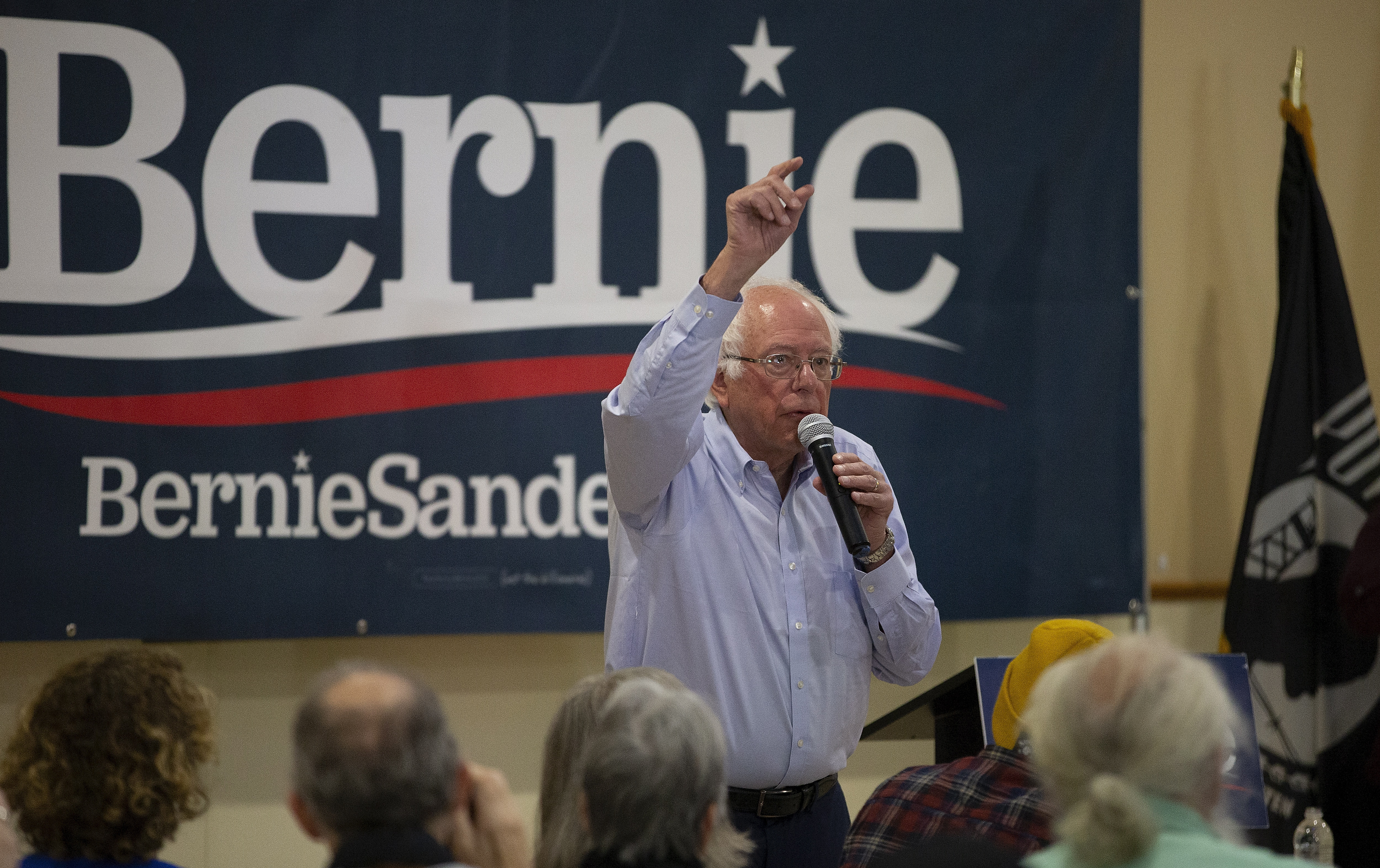 epa07882695 Democratic candidate for United States President, Senator Bernie Sanders, addresses a crowd of supporters at the American Legion Merrill-Follansbee Post #37, during a campaign stop in Hooksett, New Hampshire, USA 30 September 2019.  EPA/CJ GUNTHER