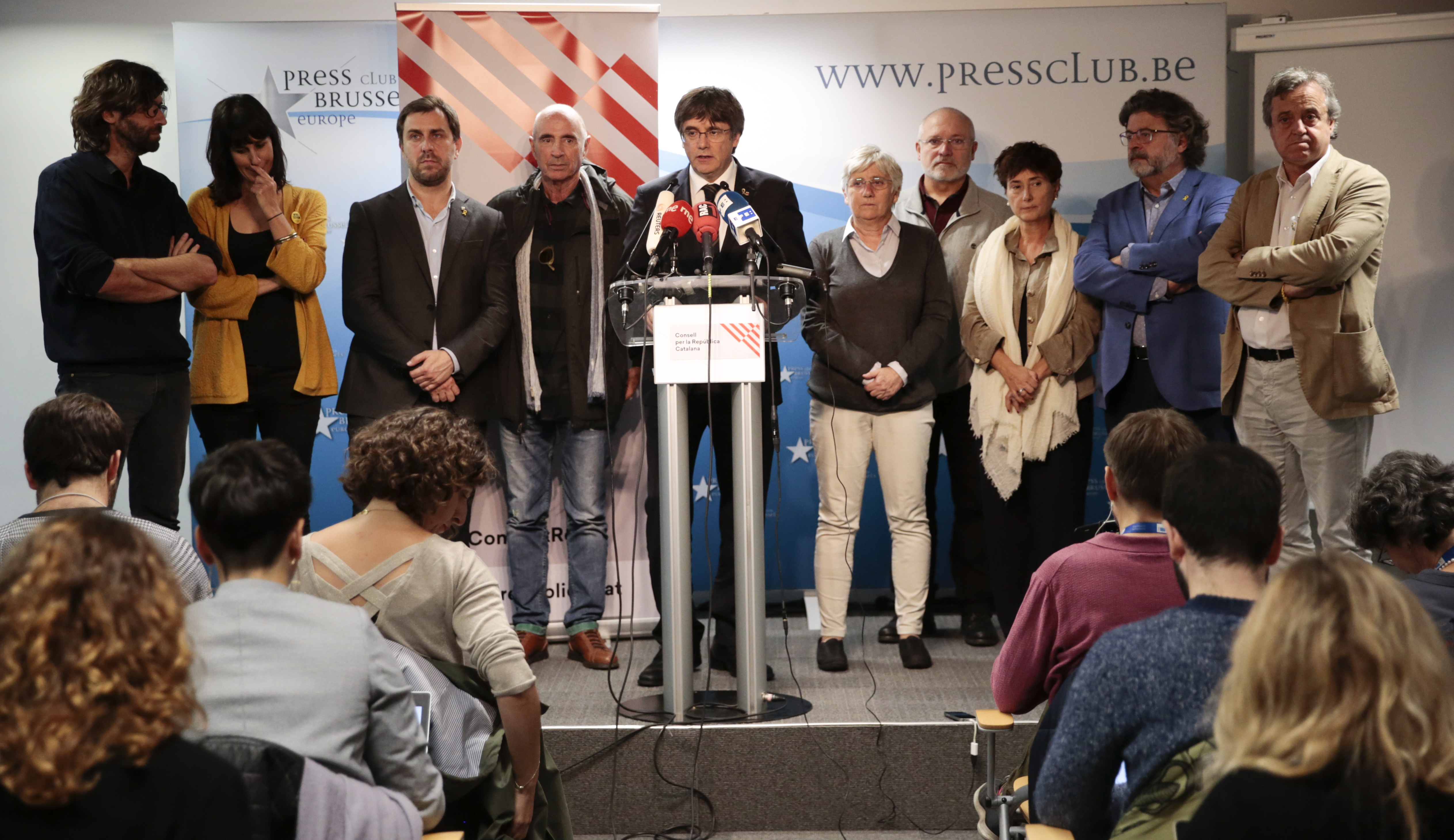 epa07886333 Ousted Catalan leader, Carles Puigdemont and members of Consell per la Republica Catalana give a press conference in Waterloo, Belgium, 01 October 2019. In Spain, several organizations called protests to mark the second anniversary of the unlawful 1 October (1-O) independence referendum held in Catalonia in 2017.  EPA/OLIVIER HOSLET