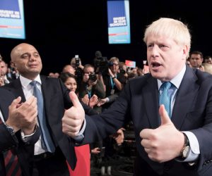 epa07889390 Prime Minister Boris Johnson, gives a thumbs up after delivering his speech during the Conservative Party Conference at the Manchester Convention Centre, Britain, 02 October 2019.  EPA/STEFAN ROUSSEAU / POOL