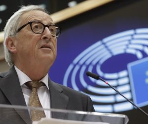 epa07907673 European Commission President Jean-Claude Juncker during a plenary session on preparations for the next EU leaders' summit, at the European Parliament in Brussels, Belgium 09 October 2019.  EPA/OLIVIER HOSLET