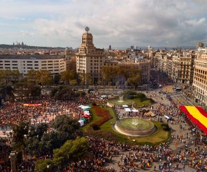 epa07915119 A general view participants during a demonstration in support of the Spanish unity on the occasion of the National Day, in Barcelona, Spain, 12 October 2019.  EPA/ALEJANDRO GARCIA