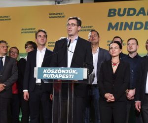 epa07919059 Newly elected Mayor of Budapest Gergely Karacsony (C), candidate of most of the oppositional parties speaks during the parties' event after the nationwide local elections in Budapest, Hungary, 13 October 2019.  EPA/Zoltan Balogh HUNGARY OUT