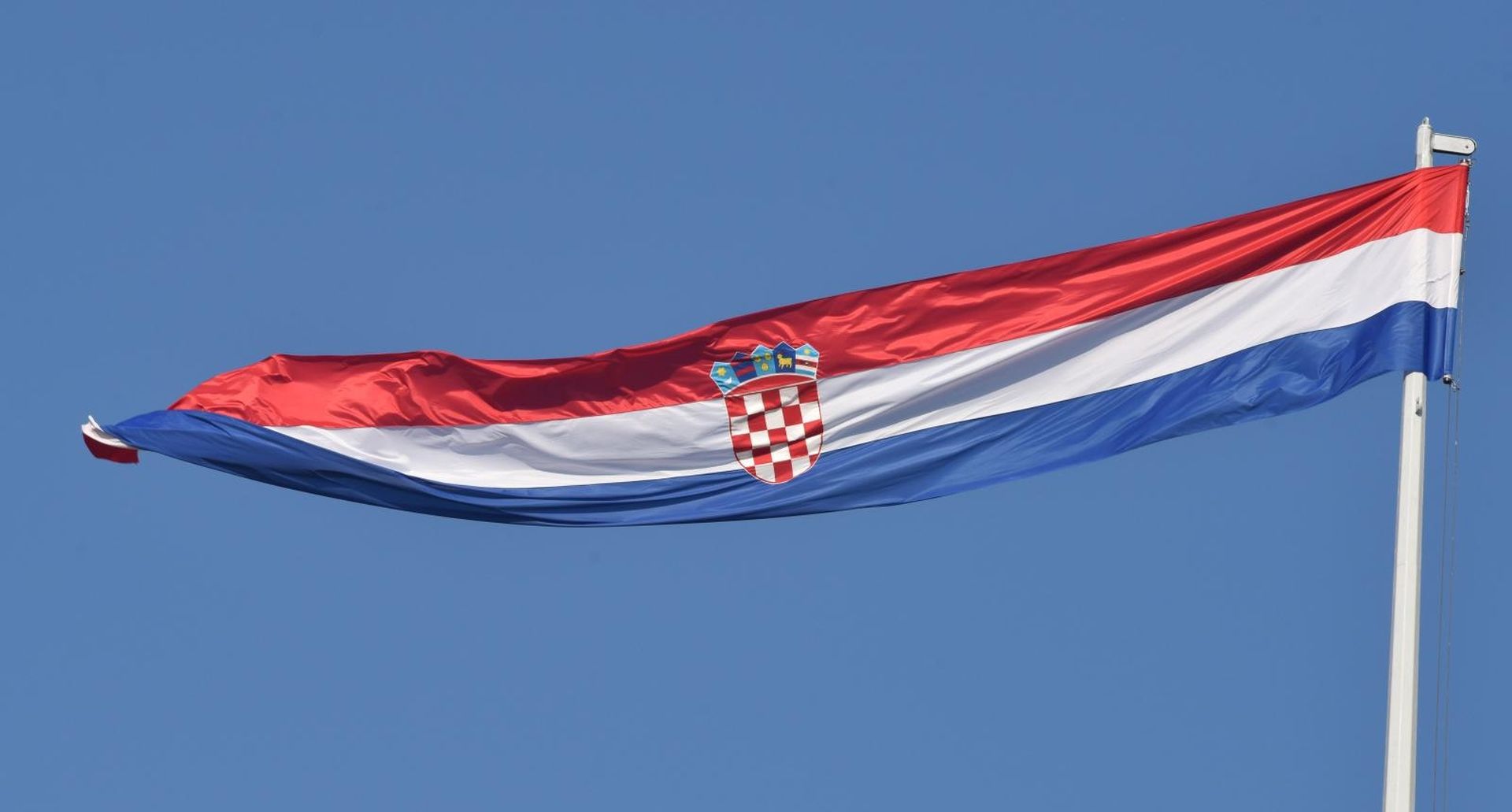 Hrvatska zastava na kninskoj tvrđavi 03.08.2018., Knin - Hrvatska zastava na kninskoj tvrdjavi.

 Photo: Hrvoje Jelavic/PIXSELL