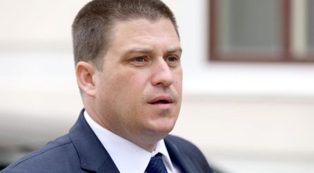 HDZ-ov ministar Butković se ogradio od Kolindine izjave o Rijeci i srpskim klubovima