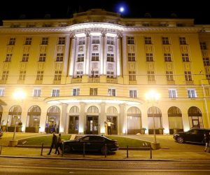 12.10.2019.,Zagreb - ispred hotela Esplanade pretucena osoba. 
Photo: Dalibor Urukalovic/PIXSELL
