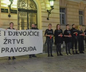 16.10.2019., Zadar - Klub studenata Antifijaka organizirala mirni prosvijed ispred Zupanijskog suda. Photo: Dino Stanin/PIXSELL