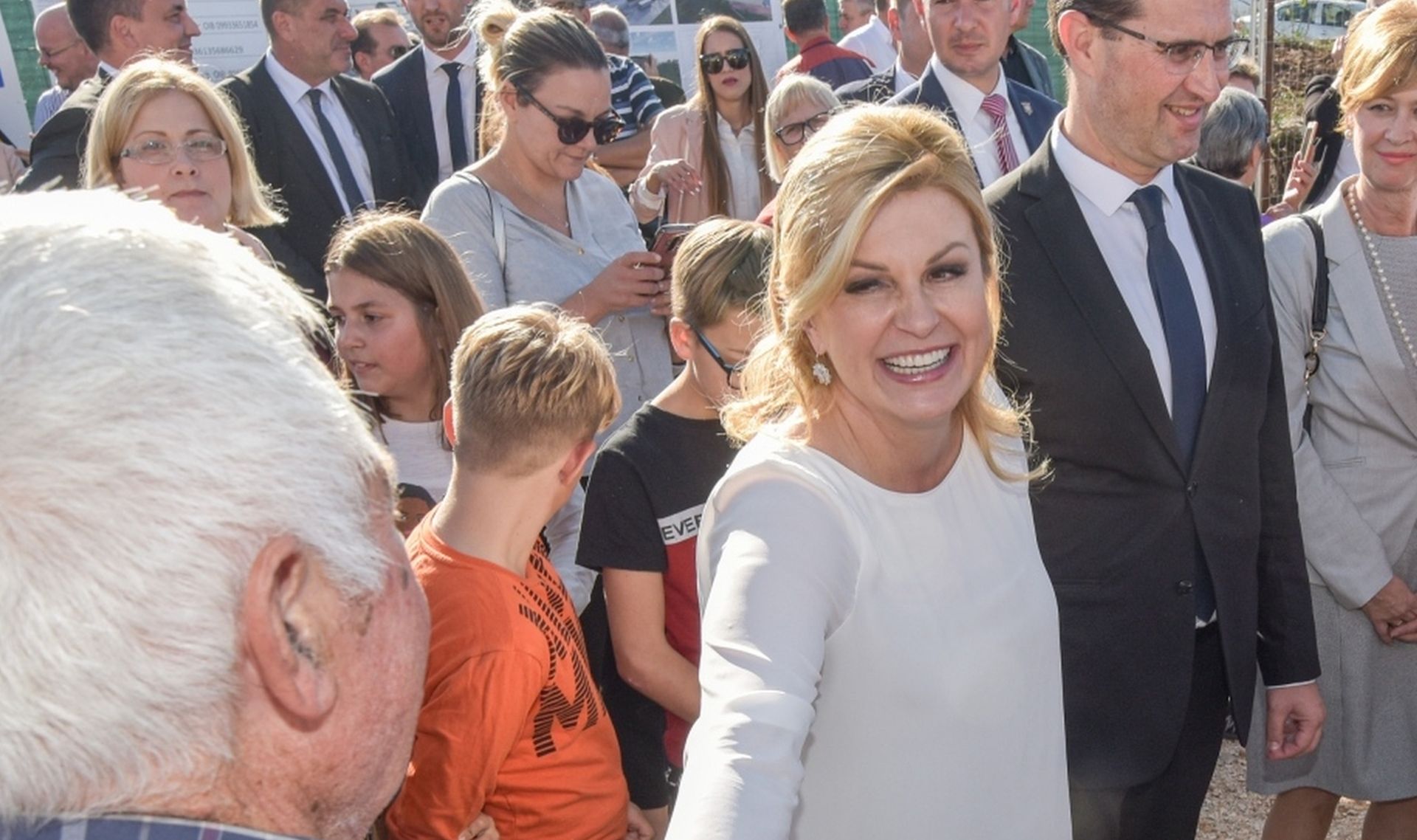 17.10.2019., Zadar - Predsjednica Kolinda Grabar Kitarovic posjetila je gradiliste osnovne skole na Novom Bokanjcu. 
Photo: Dino Stanin/PIXSELL