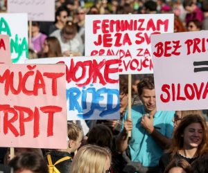 19.10.2019., Zagreb - Na Trgu kralja Tomislava odrzan je prosvjed "Pravda za djevojcice", u znak podrske zrtvama seksualnog nasilja. Photo: Igor Kralj/PIXSELL