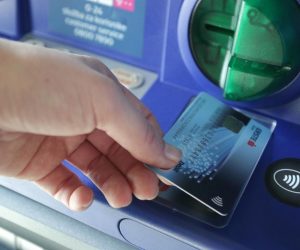 23.03.2017., Zagreb - Erste banka predstavila beskontaktno podizanje gotovine na bankomatu koji je za takvu vrstu transakcije posebno opremljen.
Photo: Zarko Basic/PIXSELL