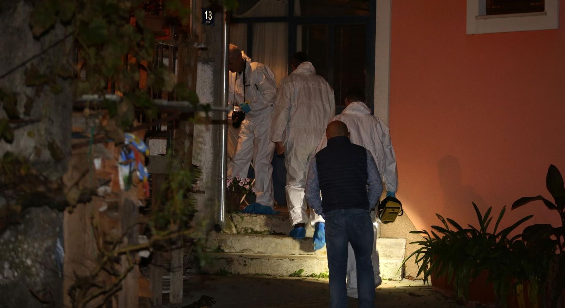 23.10.2019., Rijeka - Mrtvo tijelo zenske osobe pronadjeno u kuci  u mjestu Cavle. Policija obavlja ocevid.
Photo:Goran Kovacic/PIXSELL