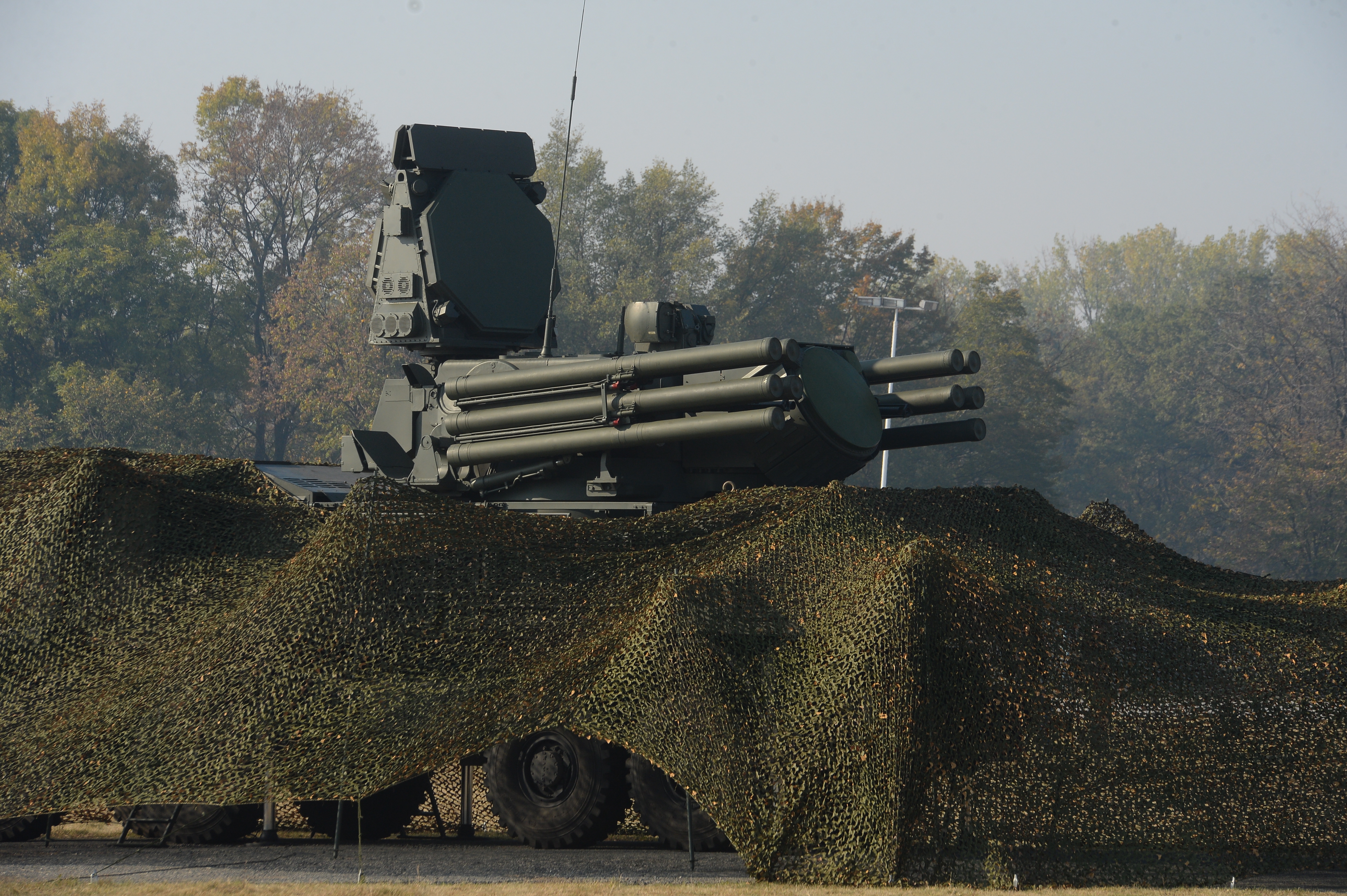 epa07948954 A handout photo made available by the Serbian Presidency shows a Pantsir-S anti-aircraft missile and gun system during the joint Serbia-Russia military exercise at the Batajnica military airport near Belgrade Serbia, 25 October 2019. Russian air defense units with S-400 anti-aircraft missile systems and the Pantsir-S anti-aircraft missile and gun systems were deployed by Russian military transport aircraft to the territory of Serbia to participate in the second stage of the joint Russian-Serbian air defense exercises Slavic Shield - 2019.  EPA/SERBIAN PRESIDENCY HANDOUT  HANDOUT EDITORIAL USE ONLY/NO SALES