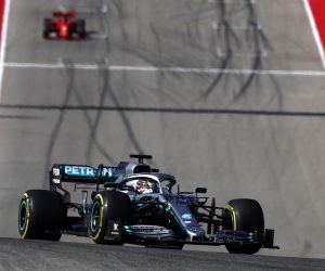 epa07970348 British Formula One driver Lewis Hamilton of Mercedes AMG GP comes up the hill during the race at the Circuit of the Americas, in Austin, Texas, USA, 03 November 2019.  EPA/LARRY W. SMITH