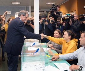 epa07985630 Catalan regional President Quim Torra (L) greets his daughter Helena Torra (2-R), who is president of a polling station, while he casts his vote in Barcelona man casts his vote at a polling station in Valladolid, Castilla Leon, Spain, 10 November 2019. Spain holds general elections after Spanish socialist Primer Minister Pedro Sanchez failed to form government following 28 April elections.  EPA/MARTA PEREZ