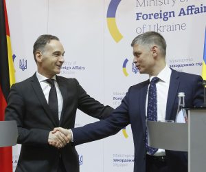 epa08008680 Ukraine's Foreign Minister Vadym Prystaiko (R) shakes hand with his German counterpart Heiko Maas (L) during their press conference in Kiev, Ukraine, 19 November 2019. Heiko Maas visits Ukraine to meet with top Ukrainian officials.  EPA/STEPAN FRANKO