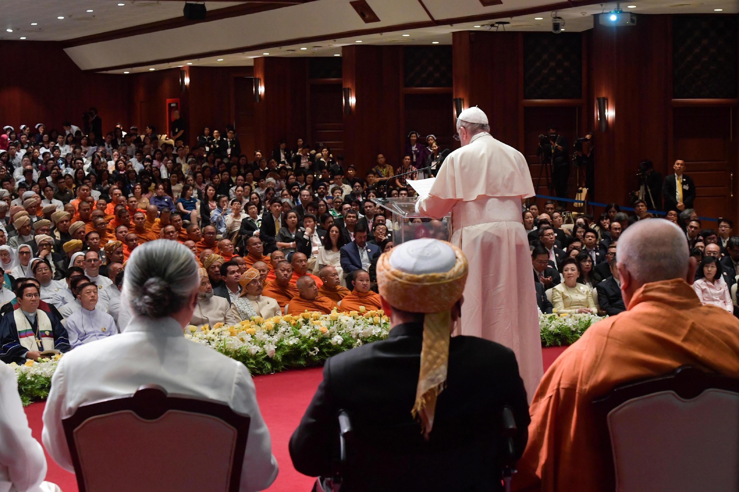 epa08016425 A handout picture provided by the Vatican Media shows Pope Francis (C-R) delivering a sermon during a visit at Chulalongkorn University in Bangkok, Thailand, 22 November 2019. Pope Francis is in Thailand for an apostolic visit on the occasion of the 350th anniversary of the founding of Mission de Siam. Pope Francis is the first pontiff to visit Thailand in nearly four decades after John Paul II in 1984.  EPA/VATICAN MEDIA HANDOUT  HANDOUT EDITORIAL USE ONLY/NO SALES