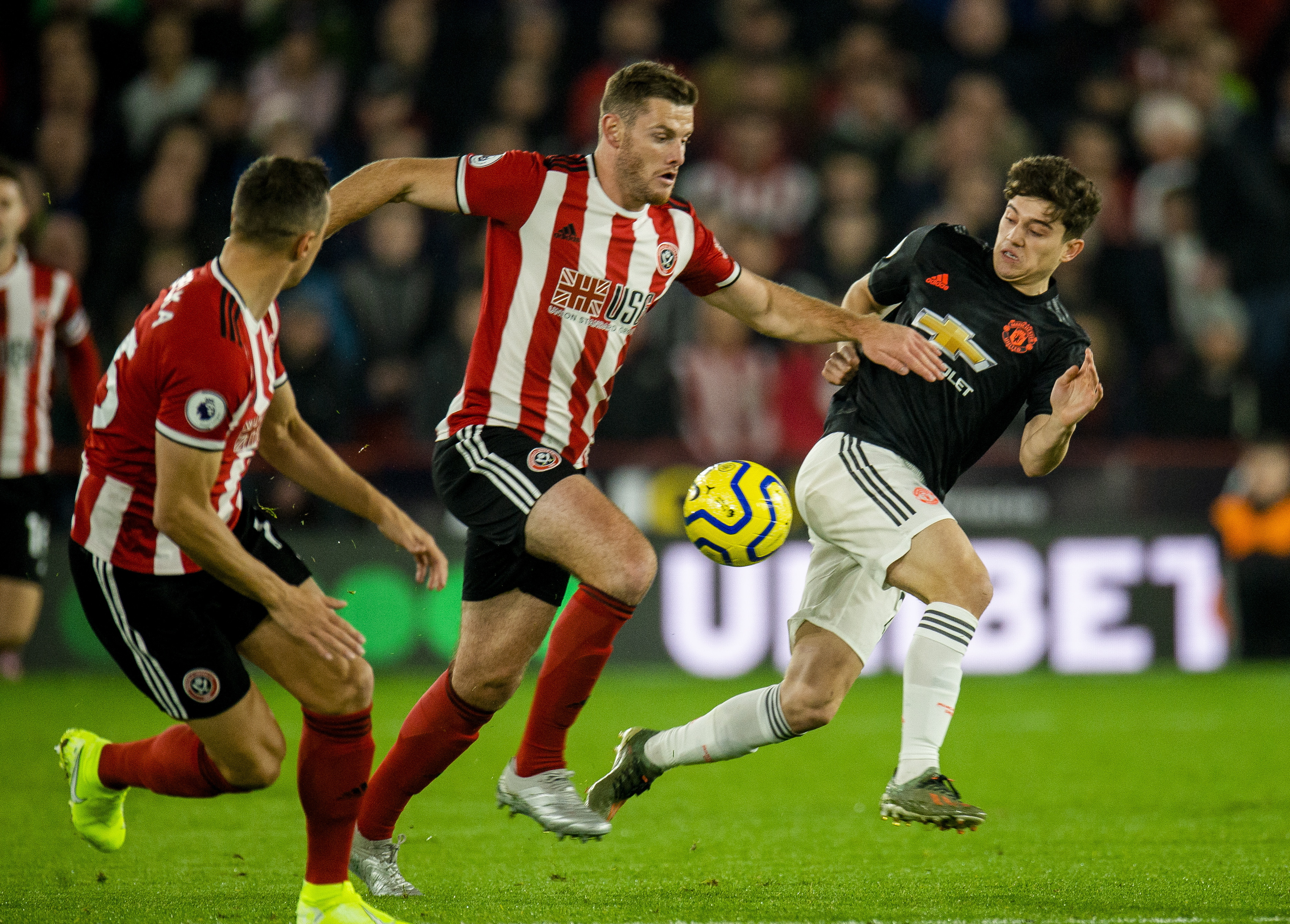 epa08022489 Sheffield United's Jack O'Connell (L) in action with Manchester United's Daniel James (R) during the English Premier League soccer match between Sheffield United and Manchester United held at the Bramhall Lane in Sheffield , Britain, 24 November 2019.  EPA/PETER POWELL EDITORIAL USE ONLY. No use with unauthorized audio, video, data, fixture lists, club/league logos or 'live' services. Online in-match use limited to 120 images, no video emulation. No use in betting, games or single club/league/player publications