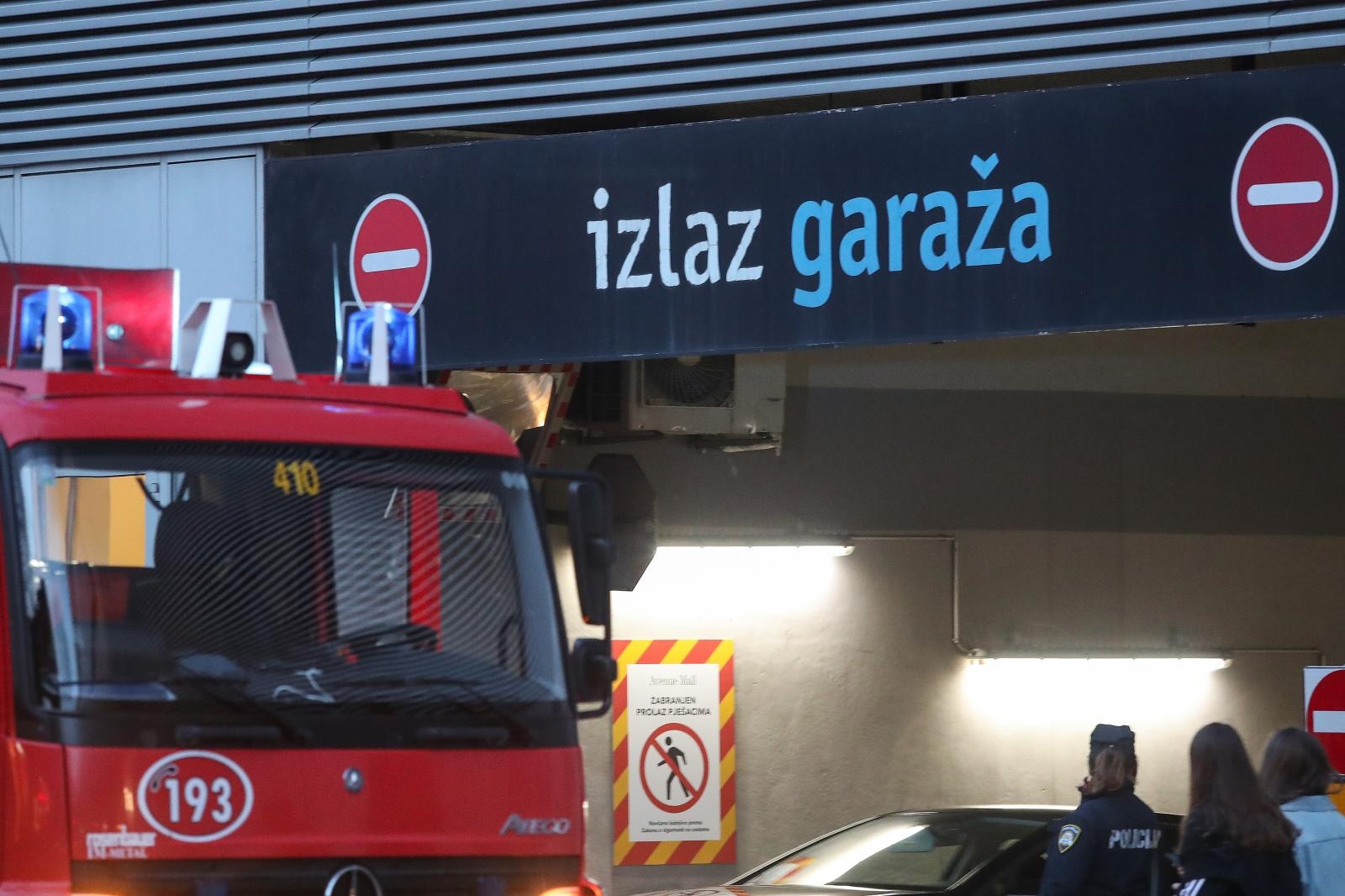 17.11.2019., Zagreb - U podzemnoj garazi trgovackog centra Avenue Mall zapalio se automobil. Zahvaljujući brzoj reakciji vatrogasaca, pozar je ugasem. 
Photo: Luka Stanzl/PIXSELL