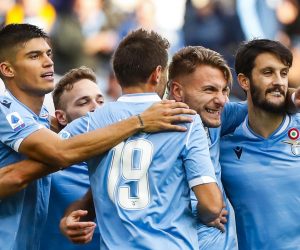 epa08037246 Lazio's Ciro Immobile (2-R) jubilates with his teammates after scoring the 1-0 goal during the Italian Serie A soccer match SS Lazio vs Udinese Calcio at Olimpico stadium in Rome, Italy, 01 December 2019.  EPA/ANGELO CARCONI