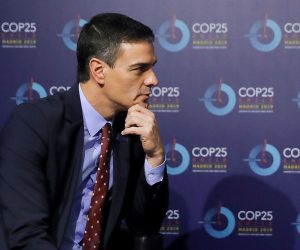 epa08060317 Acting Spanish Prime Minister Pedro Sanchez (L) and Director General of Food and Agriculture Organization (FAO) Qu Dongyu (R) speak during their meeting at the COP25 UN Climate Change Conference in Madrid, Spain, 10 December 2019. The 2019 United Nations Climate Change Conference (COP25) under the presidency of the government of Chile runs from 02 to 13 December 2019 in the Spanish capital.  EPA/CHEMA MOYA / POOL