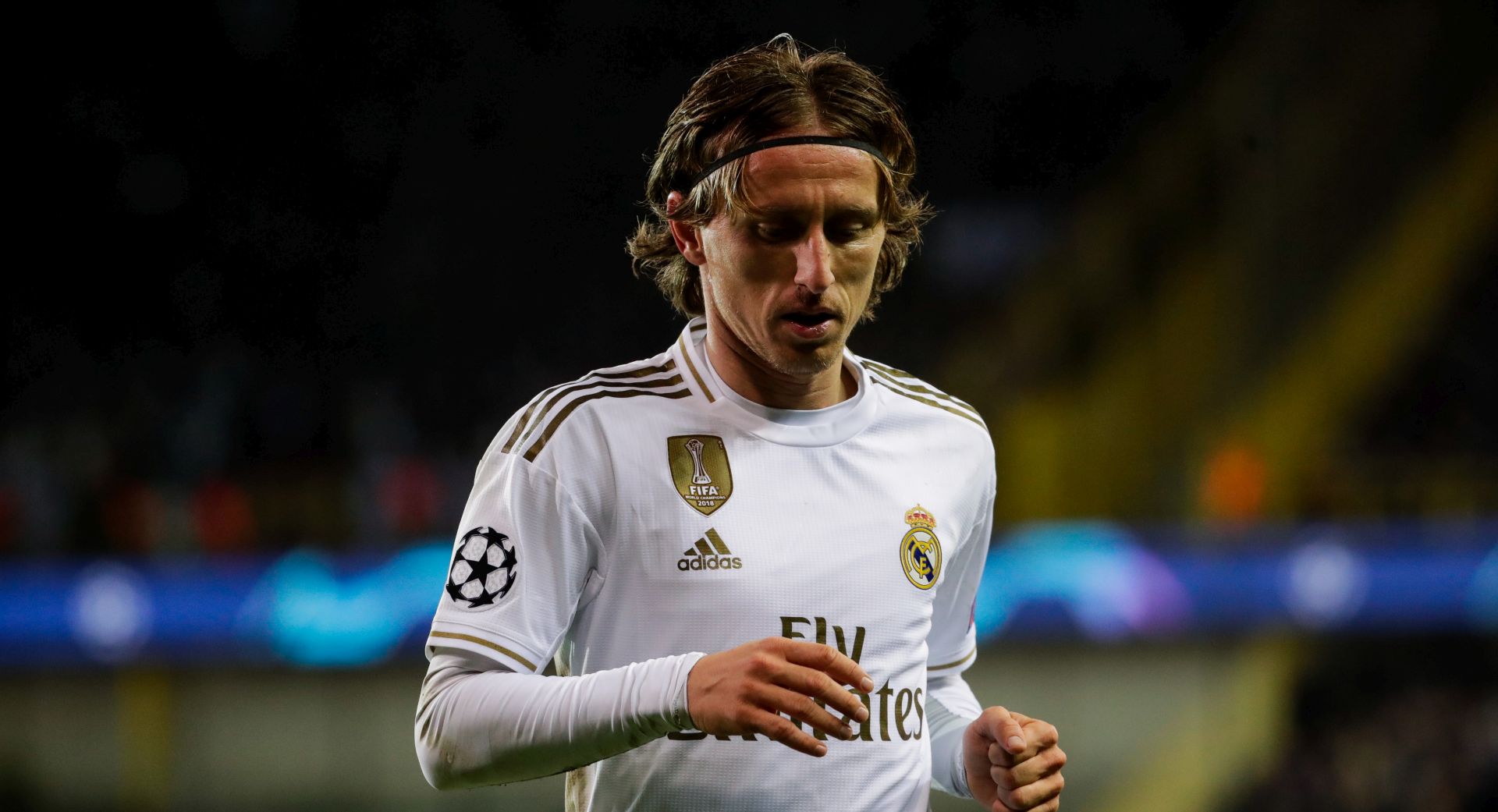 epa08063508 Luka Modric of Real Madrid in action during the UEFA Champions League group A match between Club Brugge and Real Madrid in Bruges, Belgium, 11 December 2019.  EPA/STEPHANIE LECOCQ