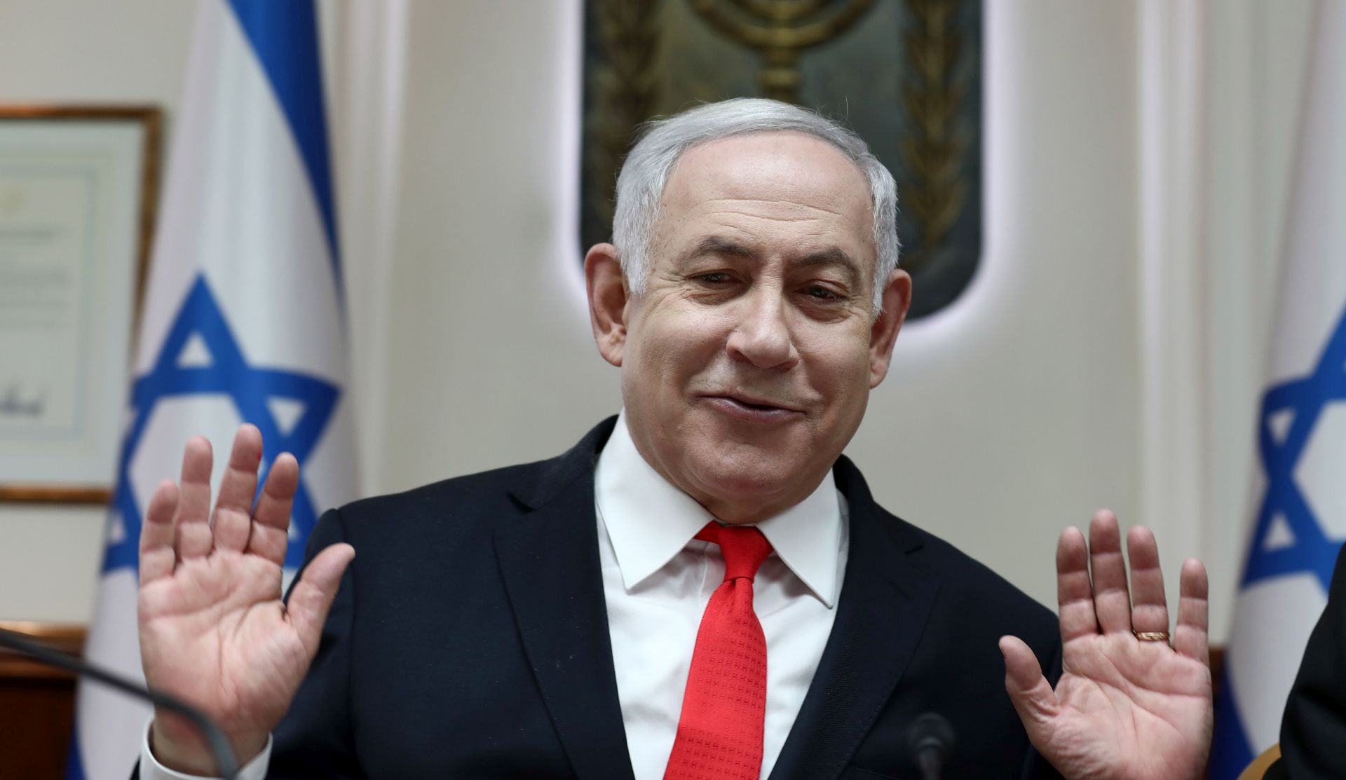 epa08072851 Israeli Prime Minister Benjamin Netanyahu chairs the weekly cabinet meeting at his office in Jerusalem, Israel, 15 December 2019.  EPA/GALI TIBBON / POOL
