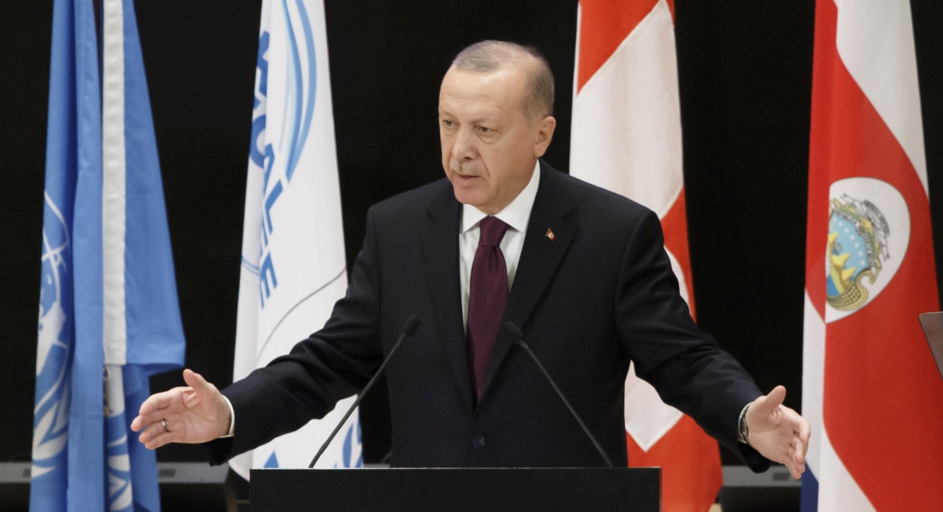 epa08076575 Turkey's President Recep Tayyip Erdogan delivers his statement during the United Nations High Commissioner for Refugees (UNHCR) Global Refugee Forum at the European headquarters of the United Nations (UNOG) in Geneva, Switzerland, 17 December 2019.  EPA/SALVATORE DI NOLFI