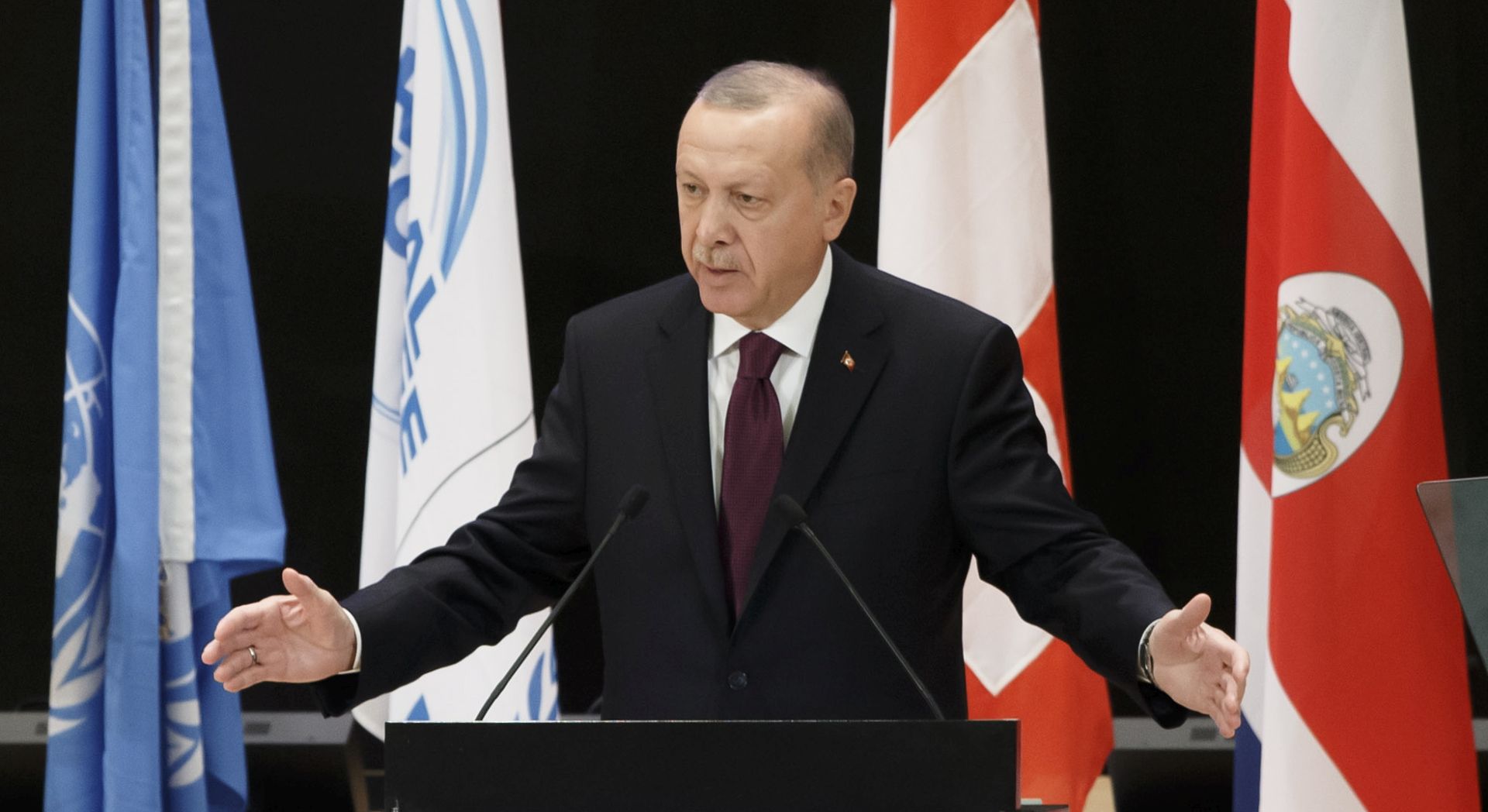 epa08076575 Turkey's President Recep Tayyip Erdogan delivers his statement during the United Nations High Commissioner for Refugees (UNHCR) Global Refugee Forum at the European headquarters of the United Nations (UNOG) in Geneva, Switzerland, 17 December 2019.  EPA/SALVATORE DI NOLFI