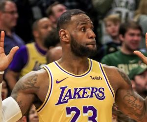 epa08082768 Los Angeles Lakers forward LeBron James reacts after being called for a foul during the NBA game between the Los Angeles Lakers and the Milwaukee Bucks at Fiserv Forum in Milwaukee, Wisconsin, USA, 19 December 2019.  EPA/TANNEN MAURY SHUTTERSTOCK OUT