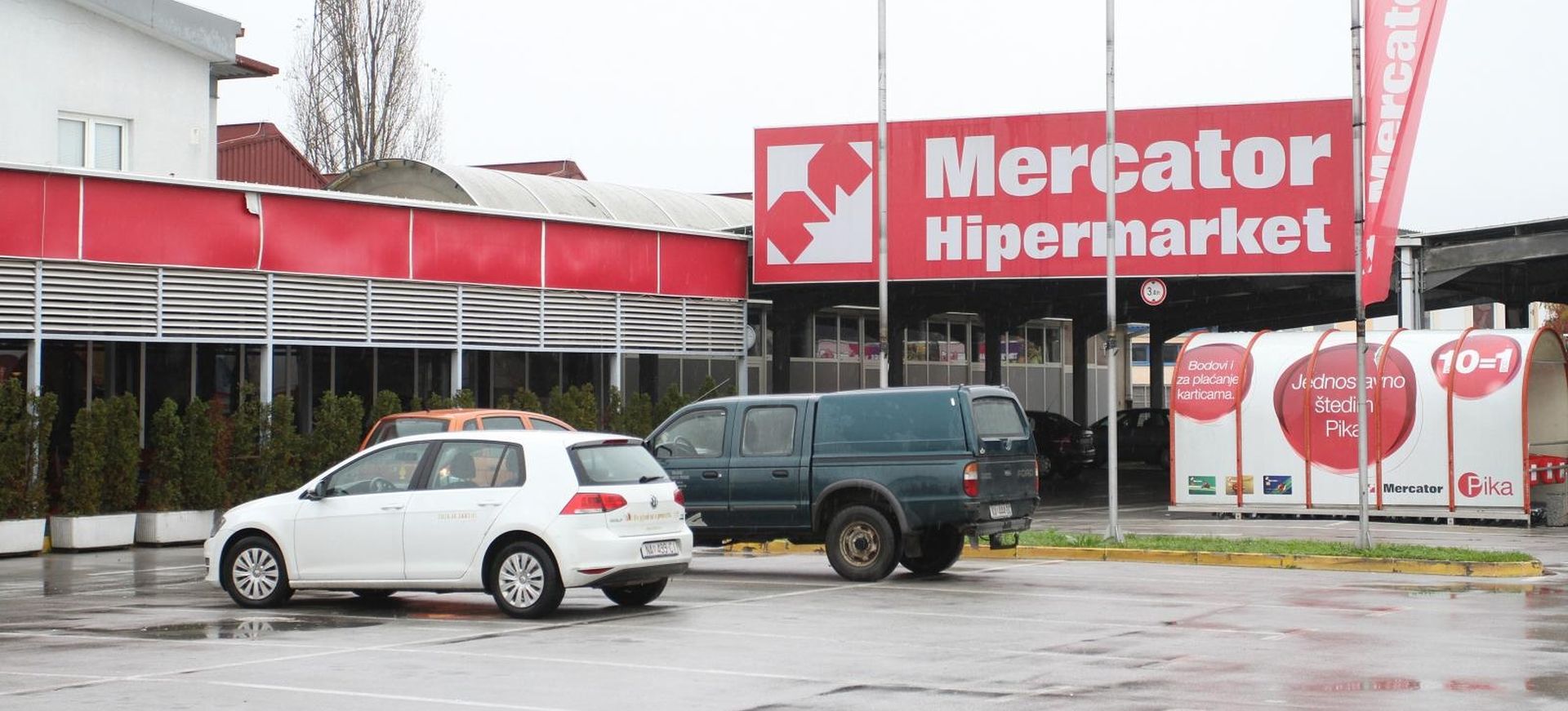 07.11.2014., Karlovac - Prostor nekadasnjeg trgovackog centra Mercator na Baniji je u vlasnistvu Konzuma.
Photo: Kristina Stedul Fabac/PIXSELL
