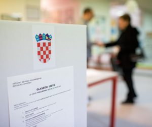 22.12.2019., Zagreb - U 7 sati ujutro otvorila su se biracka mjesta za izbor predsjednika Republike Hrvatske. Photo: Igor Kralj/PIXSELL