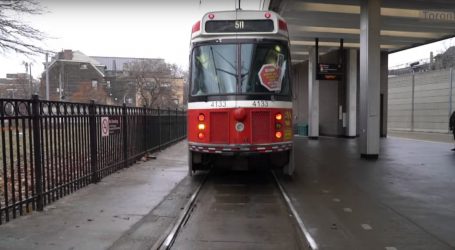 VIDEO: Stari tramvaj iz Toronta otišao u mirovinu
