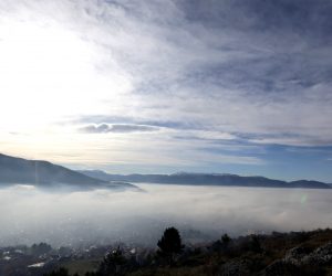 epa08073117 A general view of the surroundings of the city of Sarajevo, Bosnia and Herzegovina, 15 December 2019. The city is covered with a thick layer of fog. Authorities recommend to reduce traffic on the roads.  EPA/FEHIM DEMIR