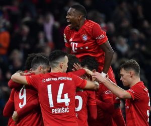 epa08085415 Bayern's players celebrate during the German Bundesliga soccer match between FC Bayern and VfL Wolfsburg in Munich, Germany, 21 Deceember 2019.  EPA/PHILIPP GUELLAND CONDITIONS - ATTENTION: The DFL regulations prohibit any use of photographs as image sequences and/or quasi-video.