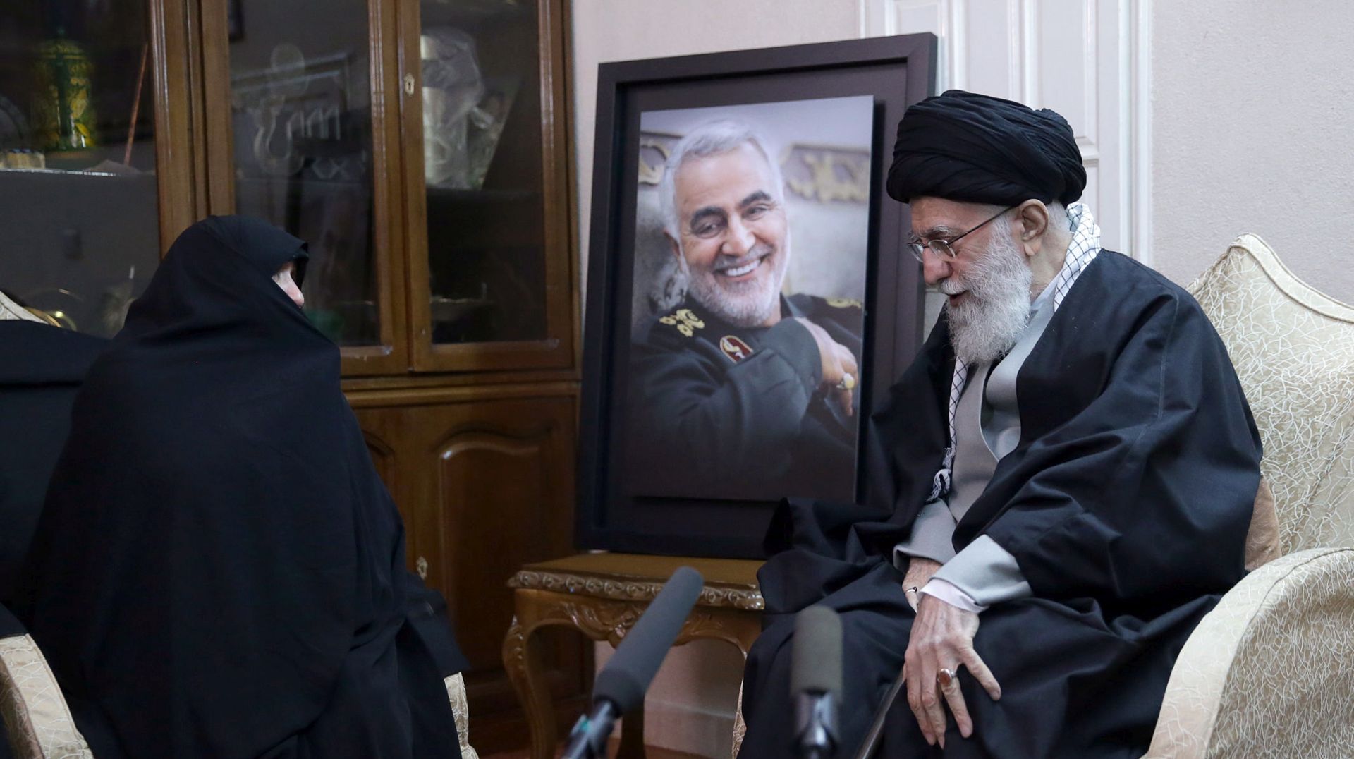 epa08100533 A handout photo made available by the supreme leader office shows, Iranian supreme leader Ali Khamenei (R) meets with the family of Iranian Revolutionary Guards Corps (IRGC) Lieutenant general and commander of the Quds Force Qasem Soleimani at his home in Tehran, Iran, 03 January 2020. The Pentagon announced that Iran's Quds Force leader Qasem Soleimani and Iraqi militia commander Abu Mahdi al-Muhandis were killed on 03 January 2020 following a US airstrike at Baghdad's international airport. The attack comes amid escalating tensions between Tehran and Washington.  EPA/IRAN SUPREME LEADER OFFICE HANDOUT HANDOUT  HANDOUT EDITORIAL USE ONLY/NO SALES