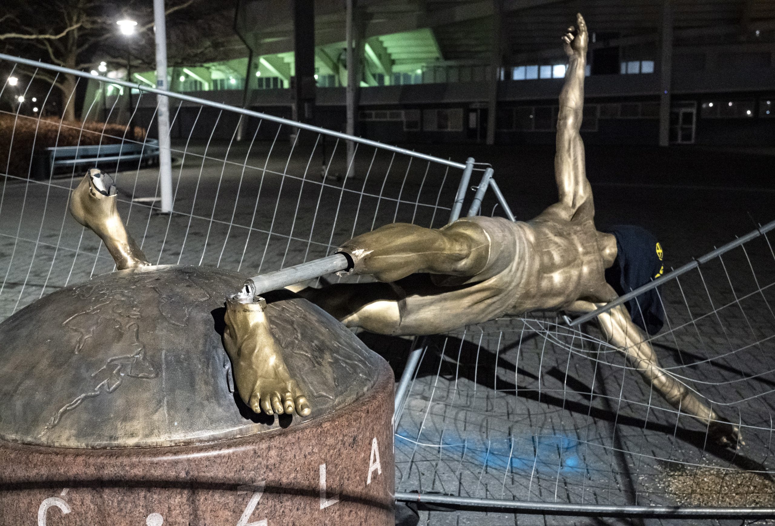 epa08104062 The staue of Swedish soccer player Zlatan Ibrahimovic has been completly sawn down and destroyed during the night, at the square next to Stadion football arena in Malmo, Sweden, 05 January 2020.  EPA/Johan Nilsson  SWEDEN OUT