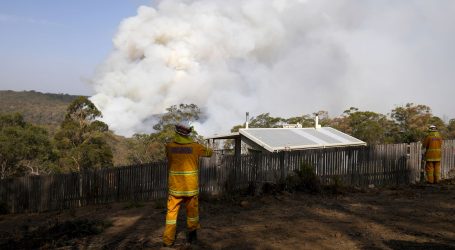 Australski vatrogasci bore se s megapožarom