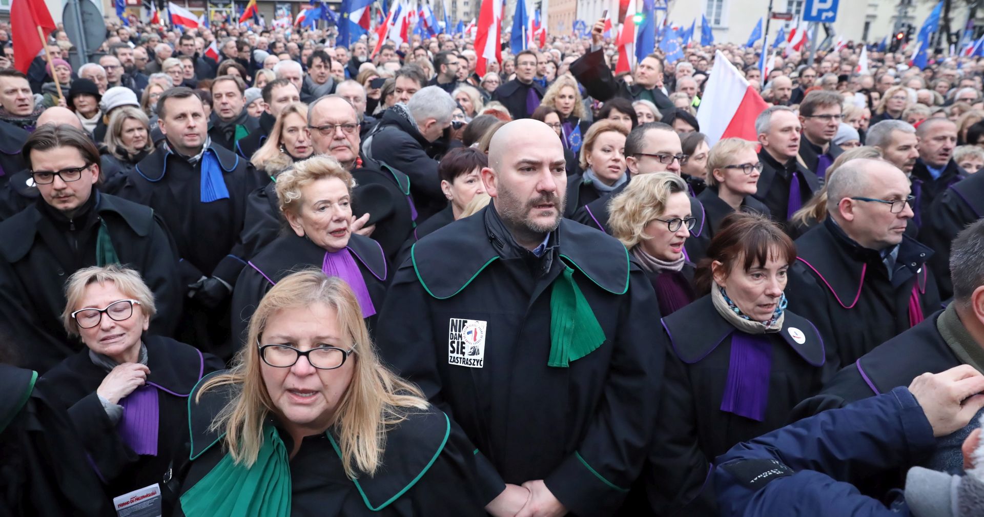 epa08119721 Judges and lawyers from across Europe take part in a demonstration dubbed the 'March of a Thousand Togas' held to protest against amendments to the country's judicial laws, in Warsaw, Poland, 11 January 2020.  EPA/TOMASZ GZELL POLAND OUT