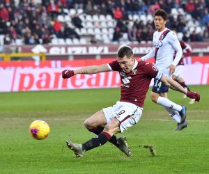 epa08122944 Torino’s Andrea Belotti in action during the Italian Serie A soccer match between Torino FC and Bologna FC at the Olimpico Grande Torino  stadium in Turin, Italy, 12 January 2020.  EPA/ALESSANDRO DI MARCO