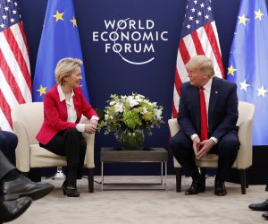 epa08148108 A handout photo made available by the EU Commission shows European Commission President Ursula von der Leyen (L) meeting US President Donald Trump during the annual meeting of the World Economic Forum 2020 in Davos, Switzerland, 21 January 2020. The meeting brings together entrepreneurs, scientists, corporate and political leaders in Davos from January 21 to 24.  EPA/STEFAN WERMUTH HANDOUT  HANDOUT EDITORIAL USE ONLY/NO SALES