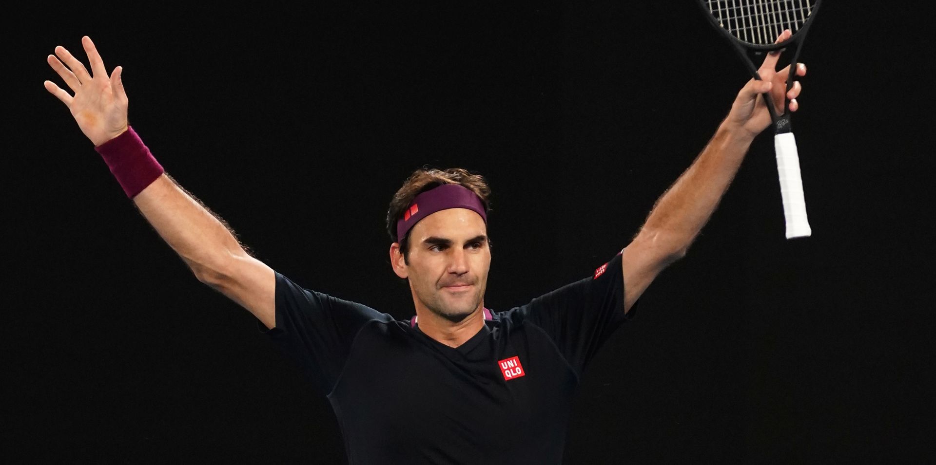 epa08159326 Roger Federer of Switzerland celebrates after winning his third round match against John Millman of Australia on day five of the Australian Open tennis tournament at Rod Laver Arena in Melbourne, Australia, 24 January 2020.  EPA/SCOTT BARBOUR AUSTRALIA AND NEW ZEALAND OUT