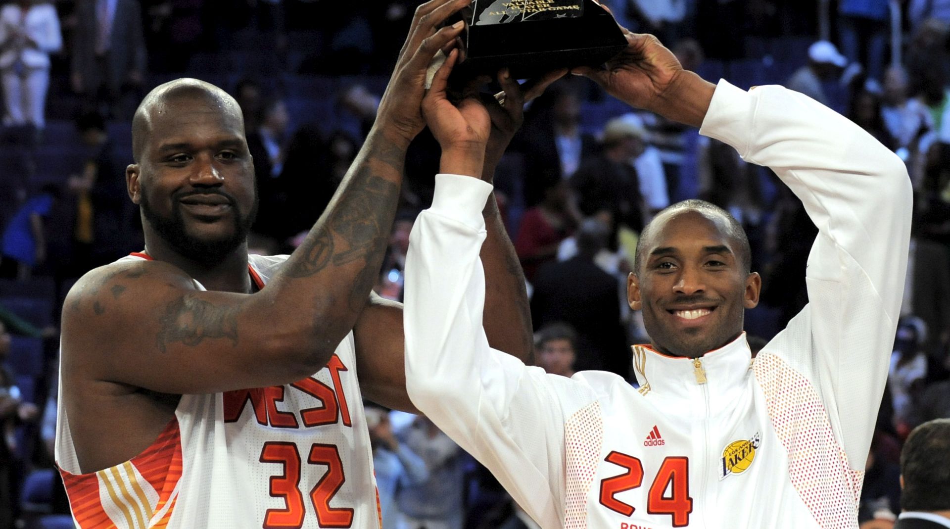 epa08168033 (FILE) Most valuable players Kobe Bryant (R) and Shaquille O'Neal (L) from the West team hold up the trophy at the NBA All-Star game at the U.S. Airways Center in Phoenix, Arizona, USA, 15 February 2009 (reissued 26 January 2020). According to media reports former US basketball player Kobe Bryant has died in a helicopter crash in Calabasas, California, USA on 26 January 2020. He was 41.  EPA/JOHN G. MABANGLO SHUTTERSTOCK OUT