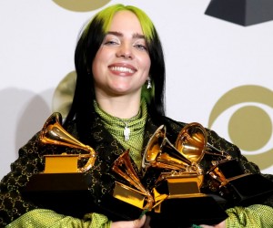 epaselect epa08169093 Billie Eilish poses in the press room with the Grammy for Best Pop Vocal Album, Best New Artist, Song of the Year, Album of the Year, and Record of the Year during the 62nd annual Grammy Awards ceremony at the Staples Center in Los Angeles, California, USA, 26 January 2020.  EPA/DAVID SWANSON