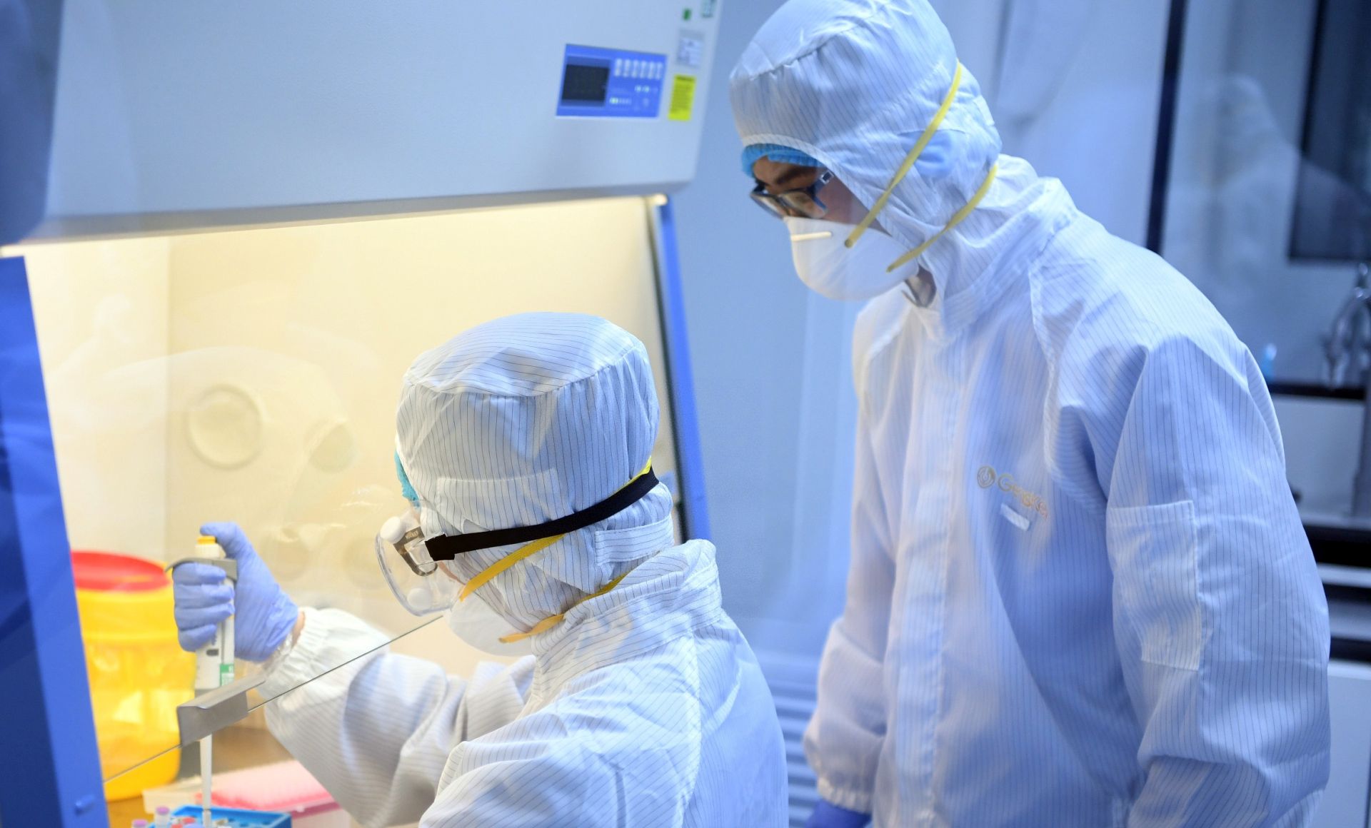 epa08172160 A picture released by Xinhua News Agency shows researchers subpackage the 2019-nCoV detection reagents at a company in Wuqing District, Tianjin Municipality, China, 27 January 2020 (issued 28 January 2020). The company's first batch of the 2019-nCoV detection reagent boxes for 10,000 people has been sent to Wuhan for free. The outbreak of coronavirus in China has so far claimed at least 100 lives and infected more than 4,500 others, according to media reports.  EPA/MA PING MANDATORY CREDIT  EDITORIAL USE ONLY/NO SALES