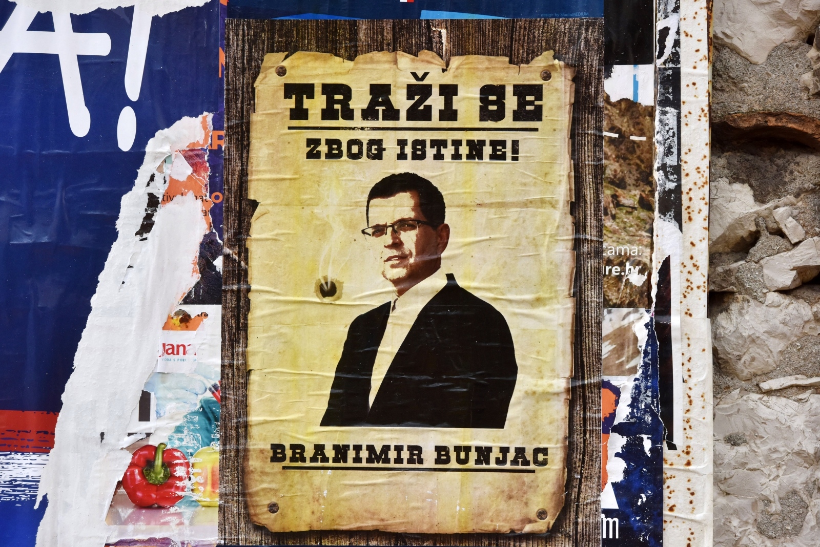 28.11.2019., Sibenik - U Sibeniku osvanuli plakati s porukom "Trazi se zbog istine Branimir Bunjac". Photo: Hrvoje Jelavic/PIXSELL