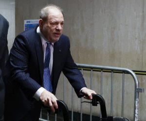 epa08197943 Former Hollywood producer Harvey Weinstein arrives to the court room with members of his legal team for another day of his sexual assault trial at New York State Supreme Court in New York, New York, USA,  06 February 2020.  EPA/JASON SZENES