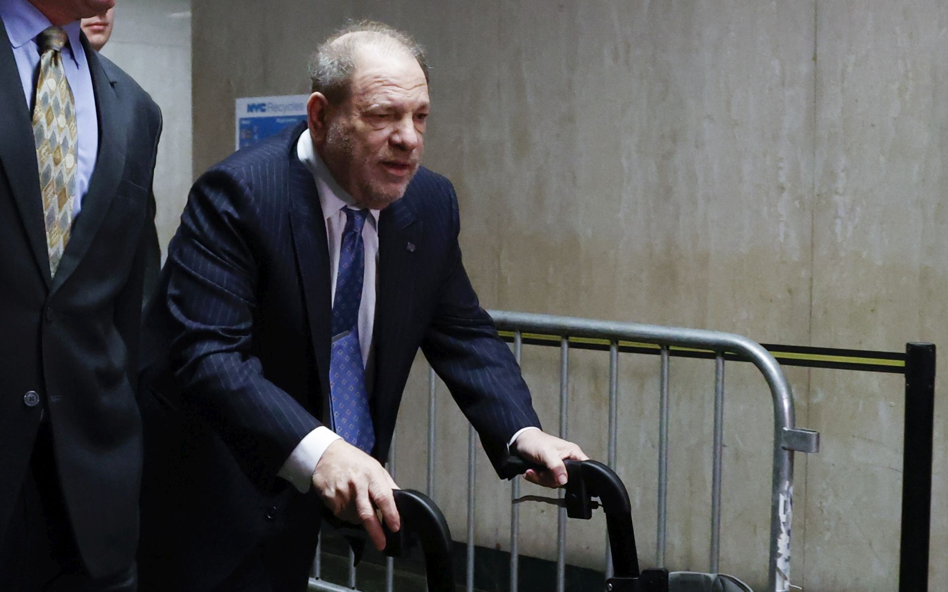 epa08197943 Former Hollywood producer Harvey Weinstein arrives to the court room with members of his legal team for another day of his sexual assault trial at New York State Supreme Court in New York, New York, USA,  06 February 2020.  EPA/JASON SZENES