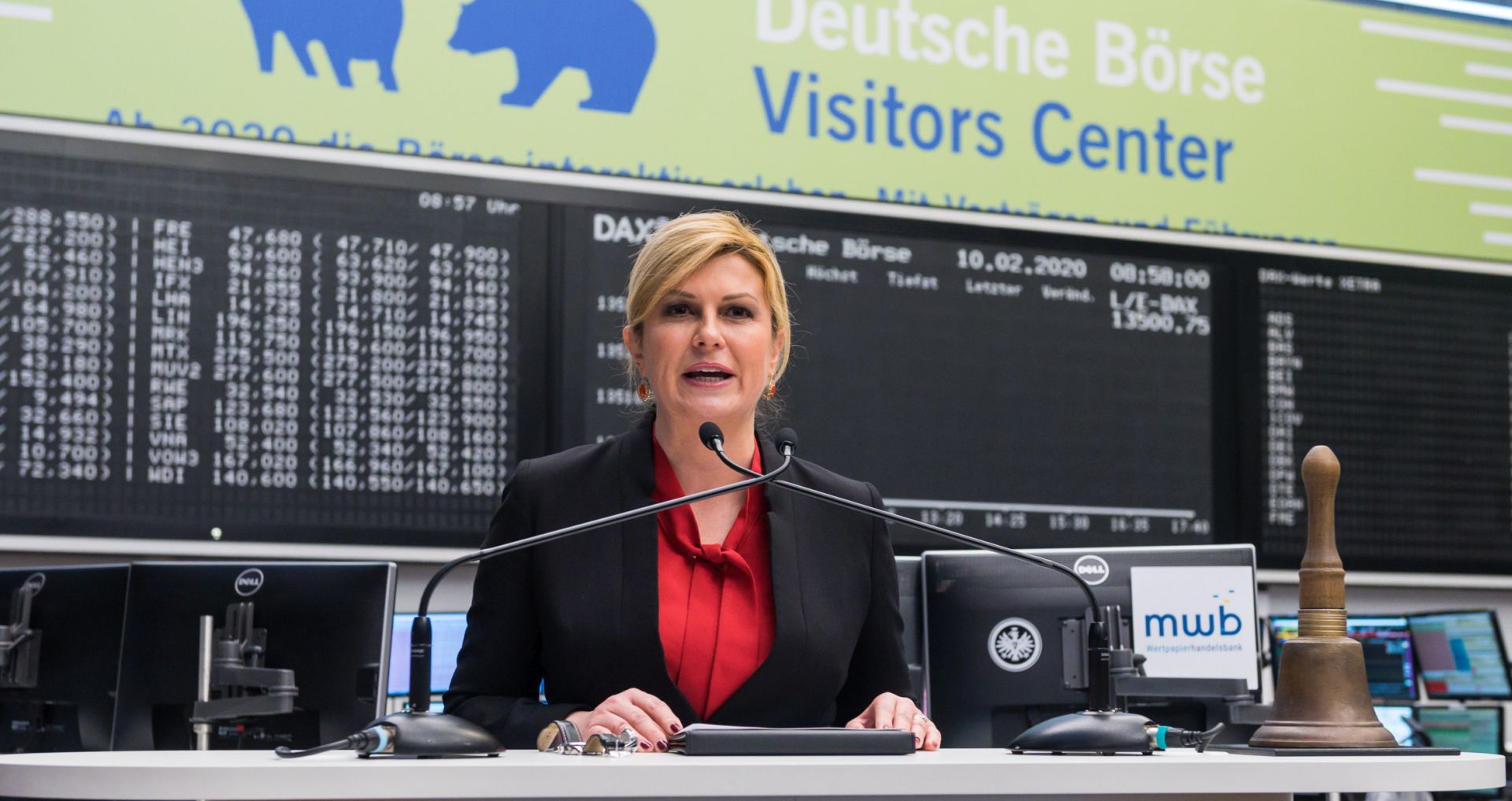 epa08208579 A handout photo made available by Frankfurt Stock Exchange 'Deutsche Boerse AG' shows President of Croatia Kolinda Grabar-Kitarovic delivering a speech during a visit to the Stock Market in Frankfurt am Main, Germany, 10 February 2020.  EPA/MARTIN JOPPEN / HANDOUT  HANDOUT EDITORIAL USE ONLY/NO SALES
